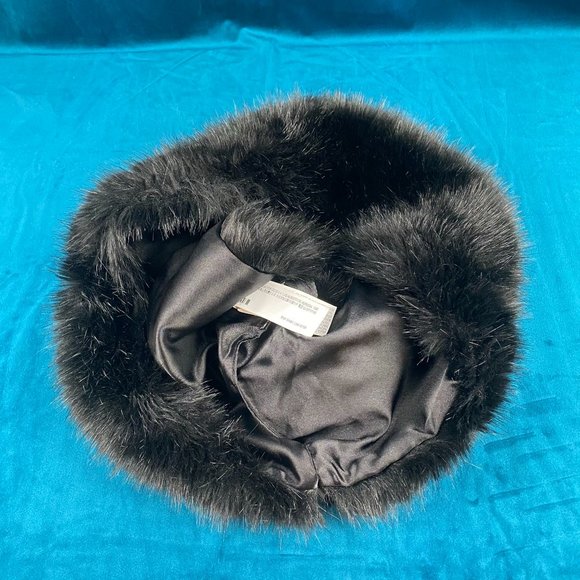 Forever 21 Faux Fur Inifinity Scarf Black OS - Picture 2 of 6